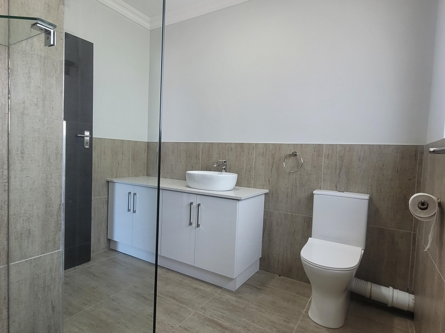 4 Bedroom Property for Sale in Wavecrest Eastern Cape
